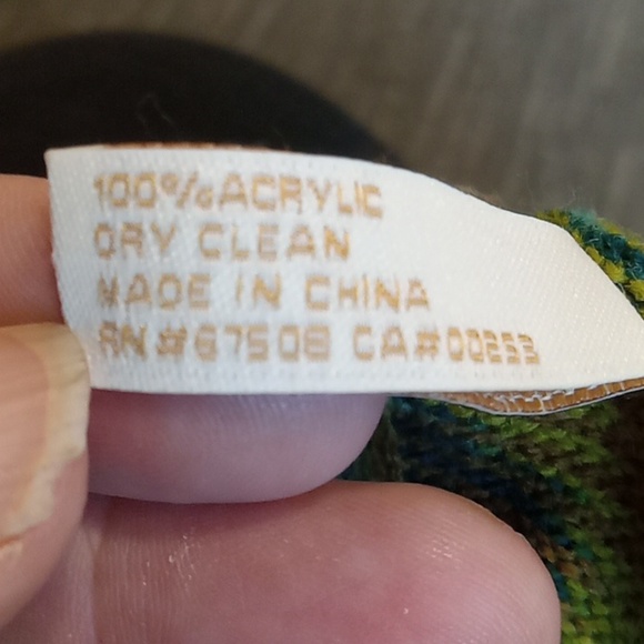 Collection eighteen infinity scarf - Picture 4 of 4